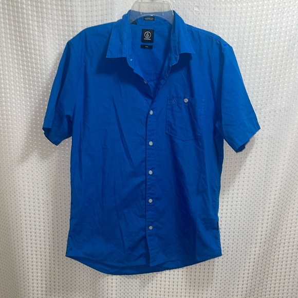 SOLD ❤️Volcom Men’s Short Sleeve Button-Up Shirt – Blue, Size Medium - Picture 1 of 4